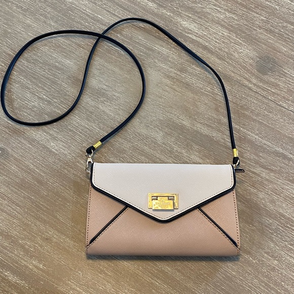 kate spade Handbags - Kate Spade Envelope Clutch/Crossbody